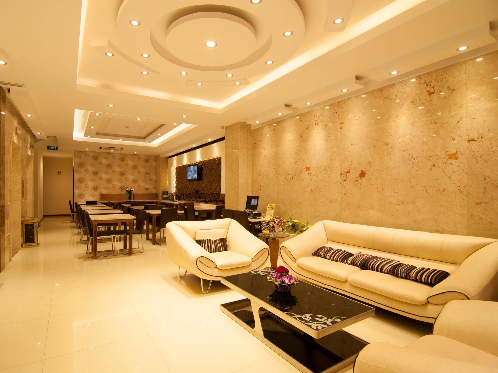 Hotel Valentine Saigon - Bui Vien Street 3*